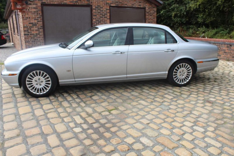 JAGUAR XJ