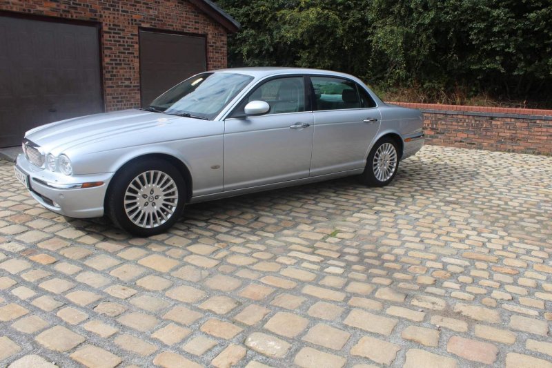 JAGUAR XJ