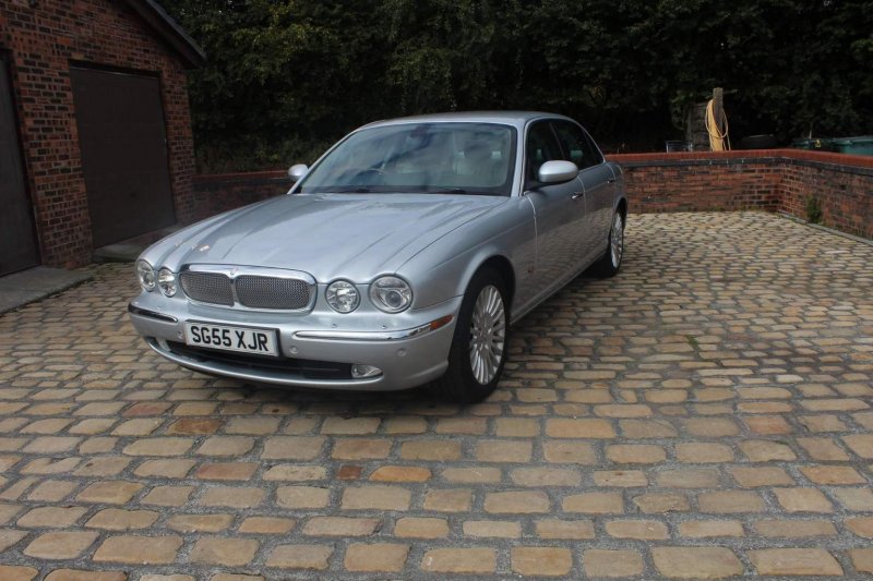 JAGUAR XJ