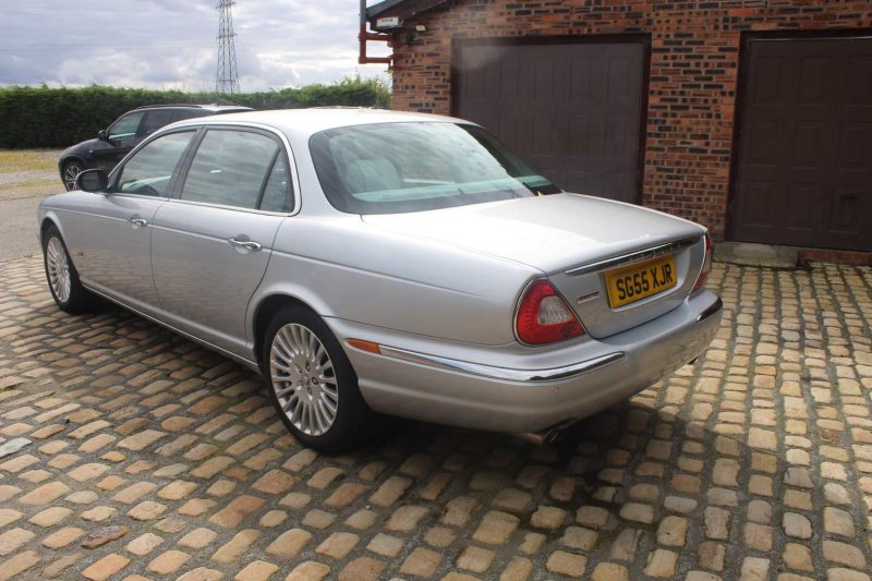 JAGUAR XJ