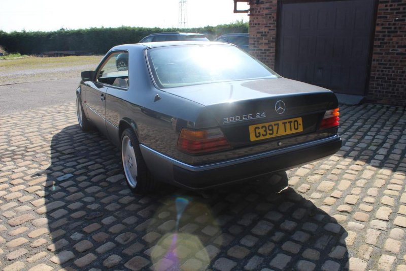 MERCEDES-BENZ 300