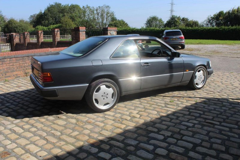 MERCEDES-BENZ 300