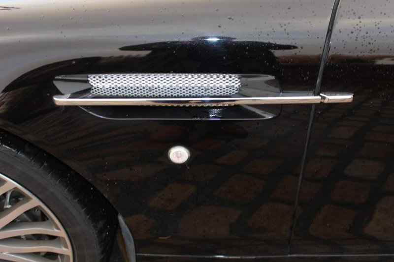 ASTON MARTIN DB9