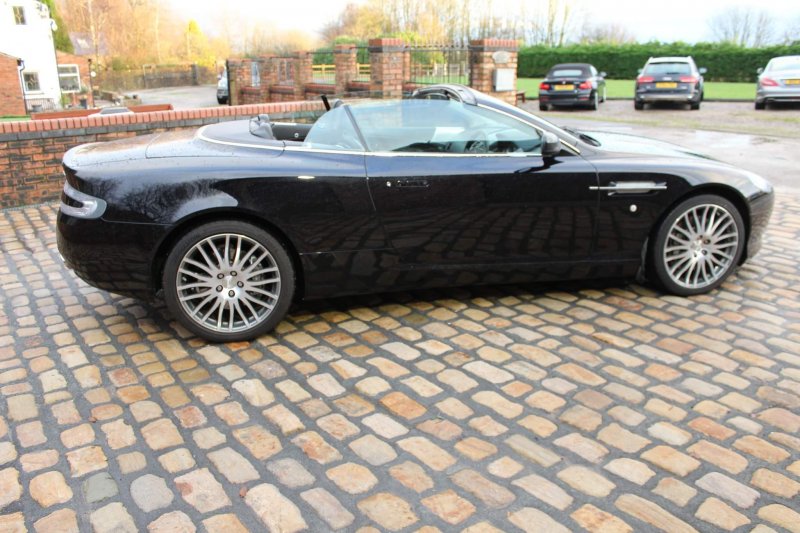 ASTON MARTIN DB9
