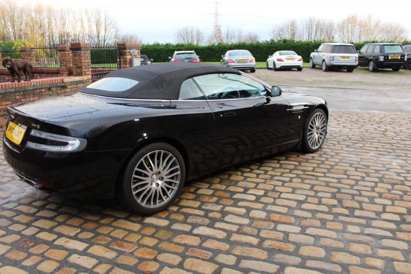 ASTON MARTIN DB9