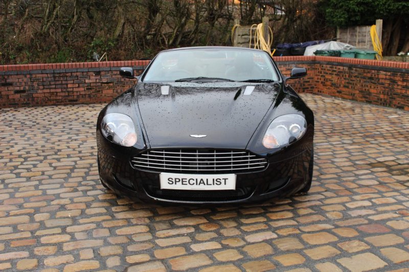 ASTON MARTIN DB9