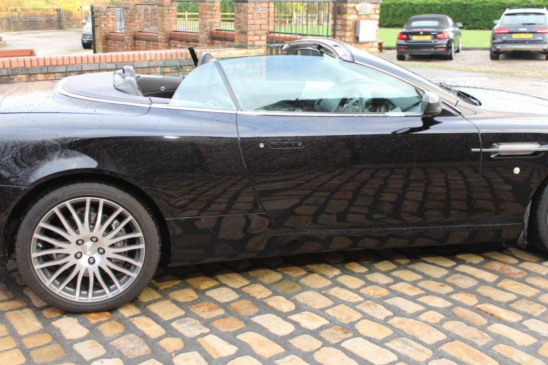 ASTON MARTIN DB9