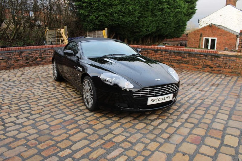 ASTON MARTIN DB9
