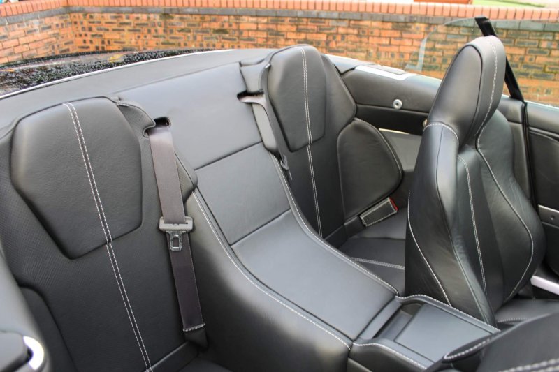 ASTON MARTIN DB9
