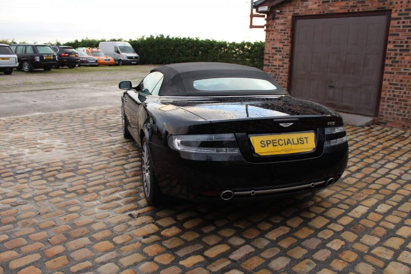 ASTON MARTIN DB9