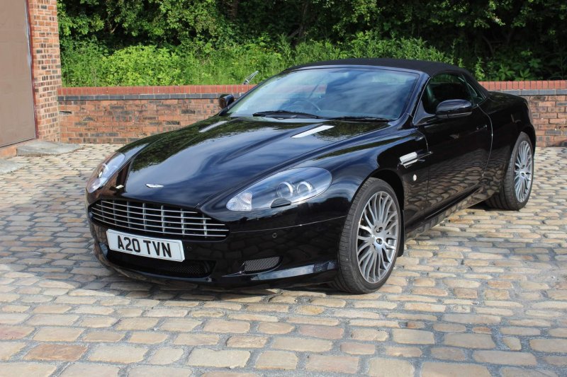 ASTON MARTIN DB9
