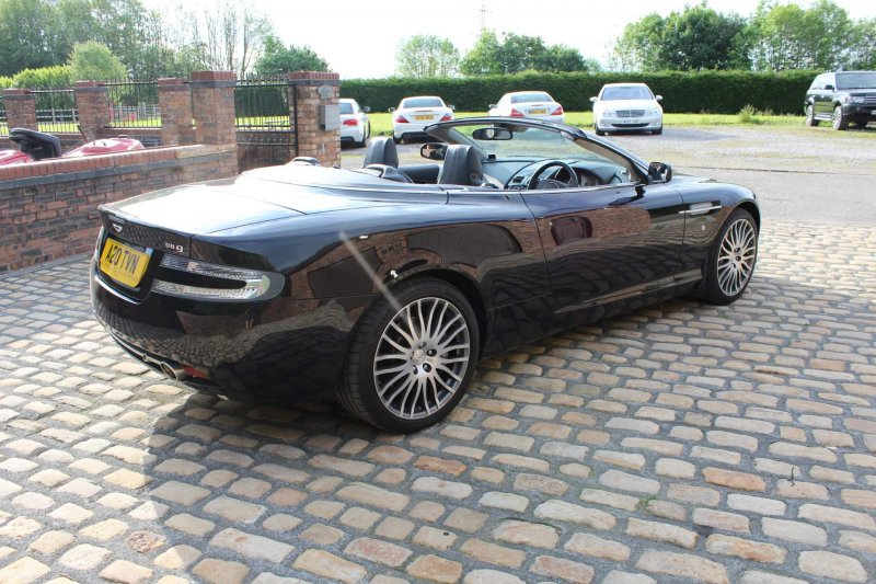 ASTON MARTIN DB9
