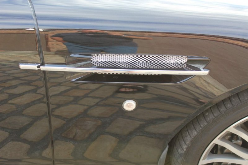 ASTON MARTIN DB9