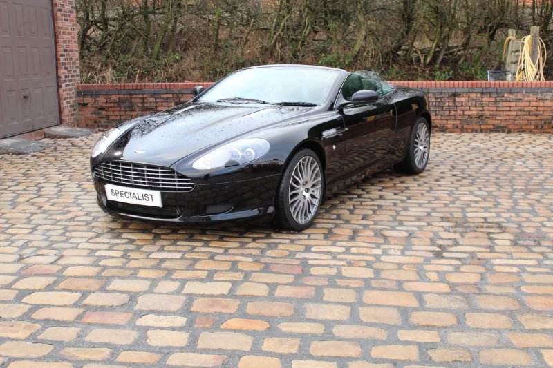 ASTON MARTIN DB9