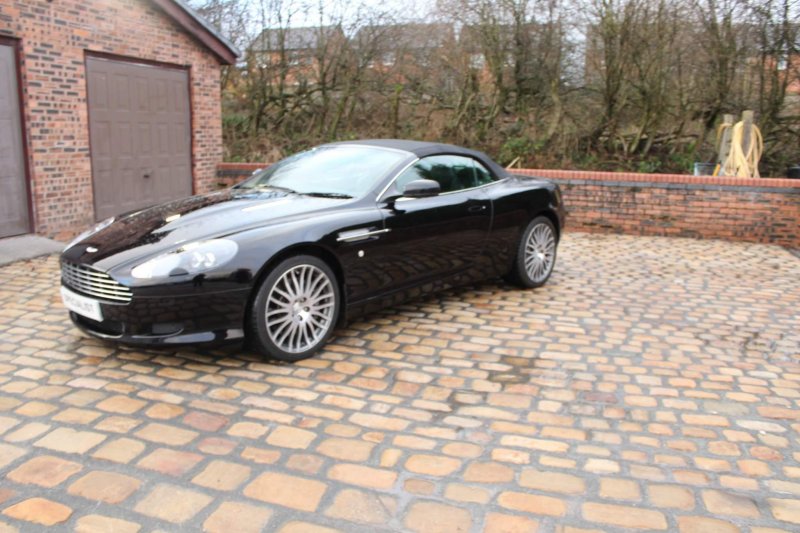 ASTON MARTIN DB9