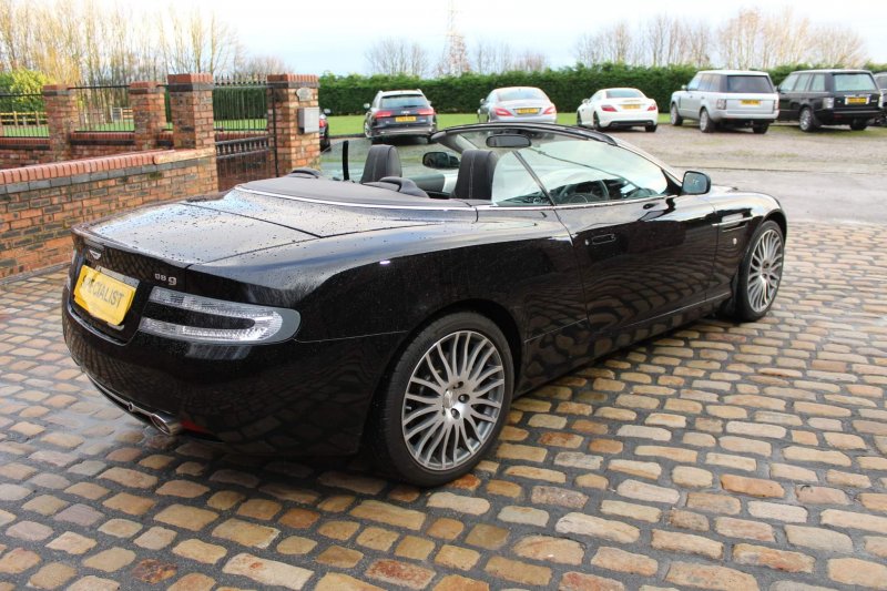 ASTON MARTIN DB9
