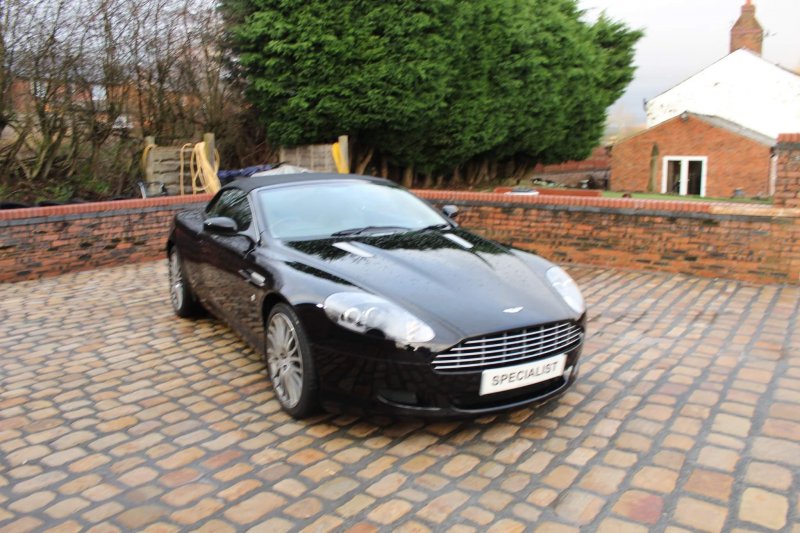 ASTON MARTIN DB9
