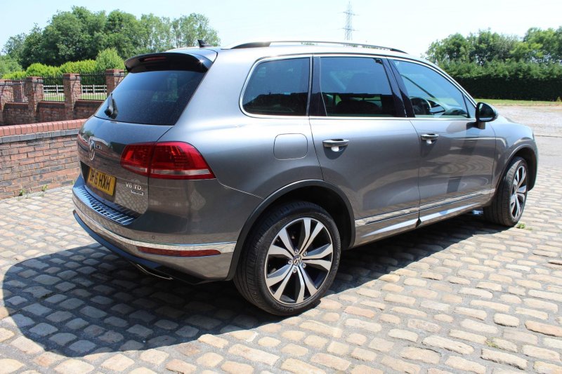 VOLKSWAGEN TOUAREG