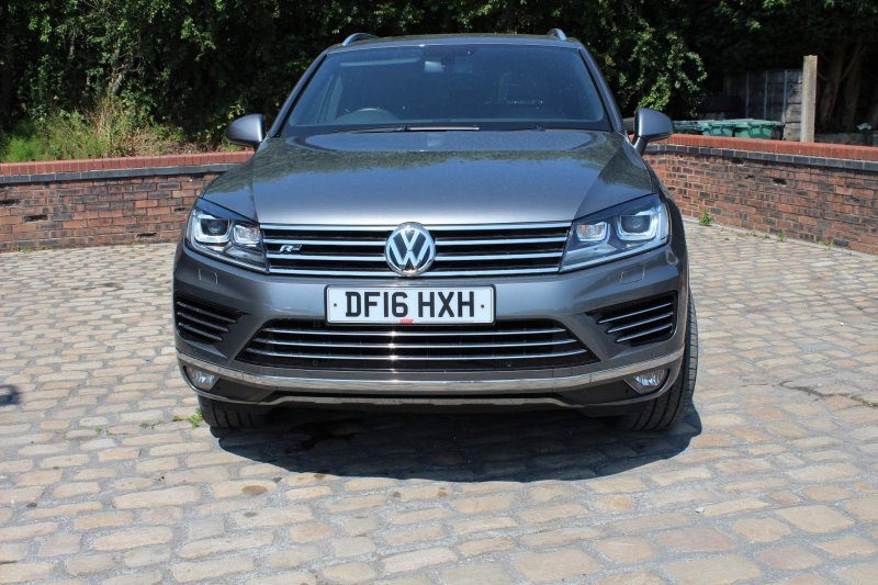 VOLKSWAGEN TOUAREG