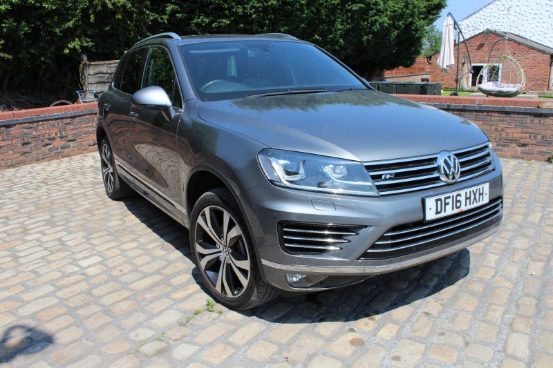 VOLKSWAGEN TOUAREG