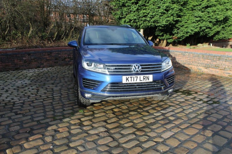 VOLKSWAGEN TOUAREG