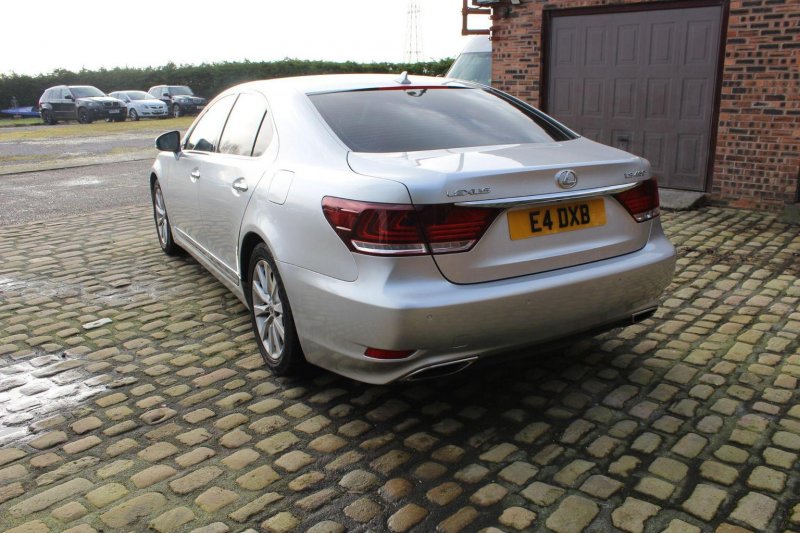 LEXUS LS
