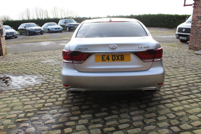 LEXUS LS