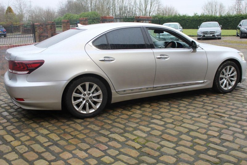 LEXUS LS