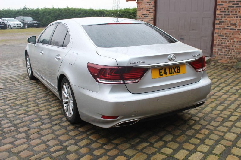 LEXUS LS