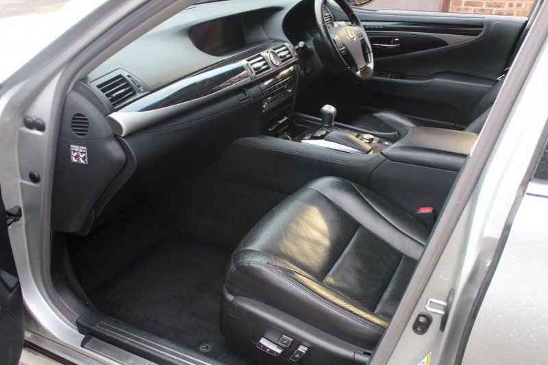 LEXUS LS
