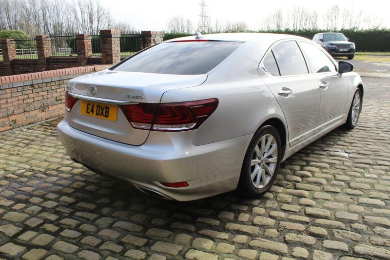 LEXUS LS