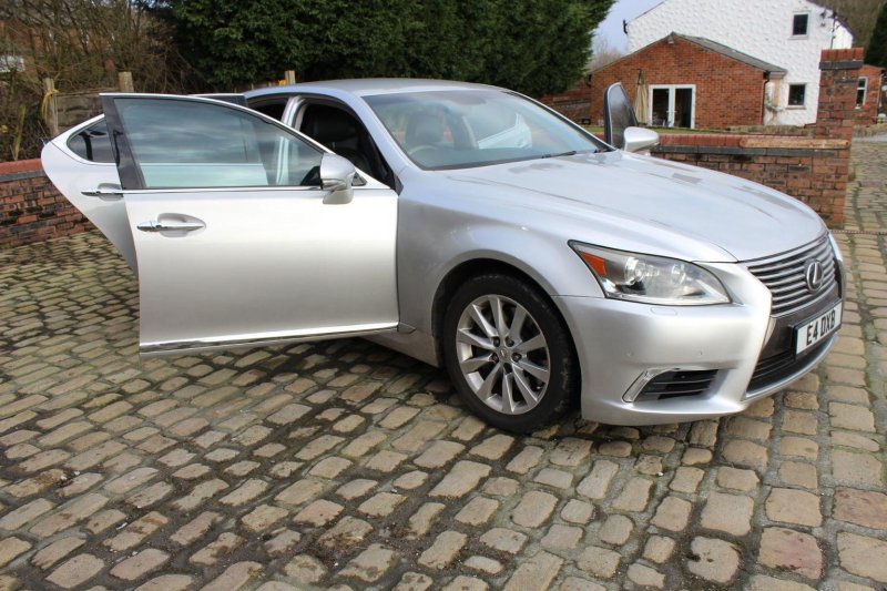 LEXUS LS