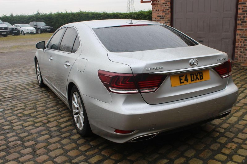 LEXUS LS