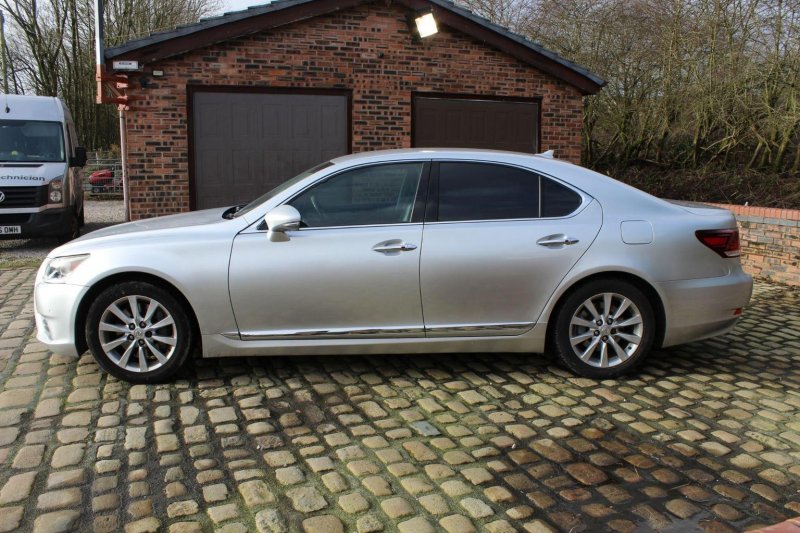 LEXUS LS