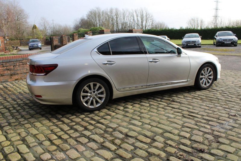 LEXUS LS