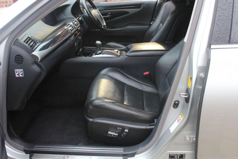 LEXUS LS