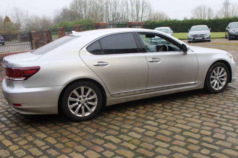 LEXUS LS