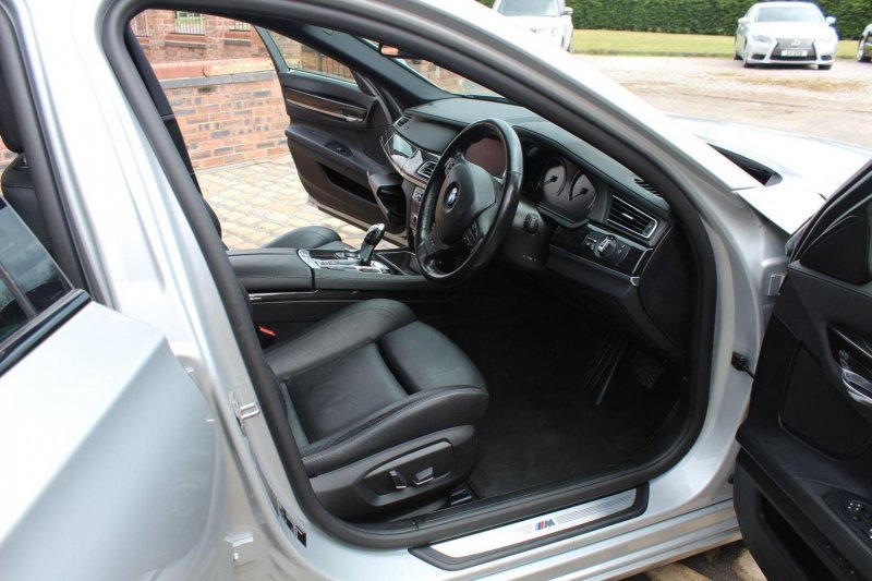 BMW 7 SERIES