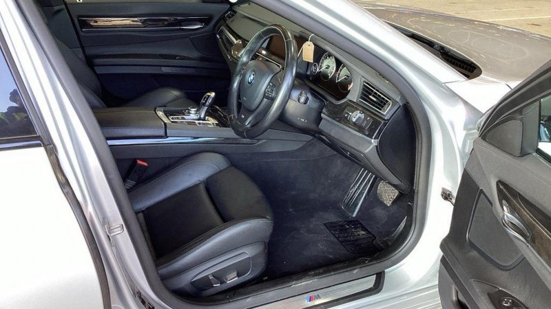 BMW 7 SERIES