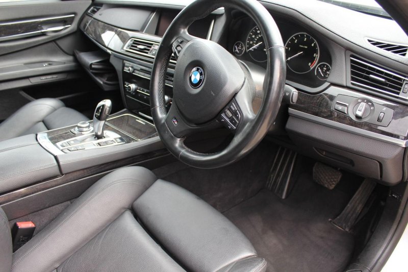 BMW 7 SERIES