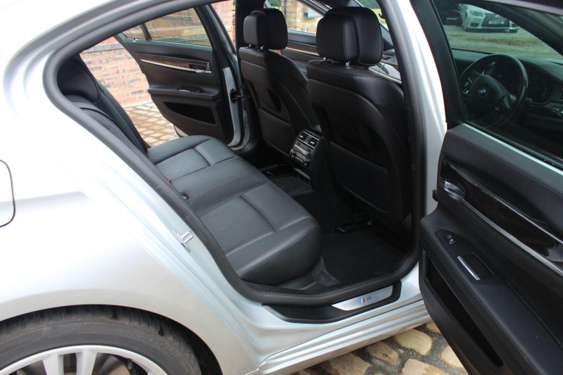 BMW 7 SERIES