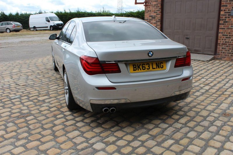 BMW 7 SERIES