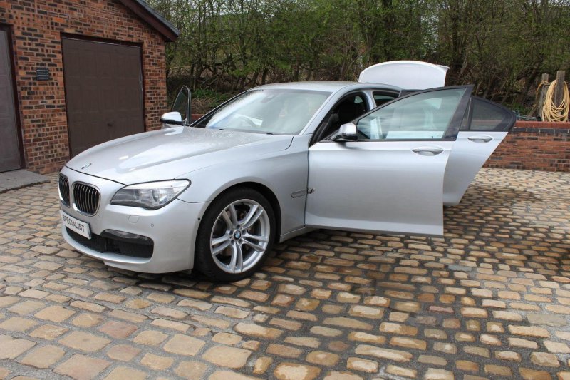 BMW 7 SERIES