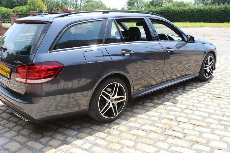 MERCEDES-BENZ E CLASS