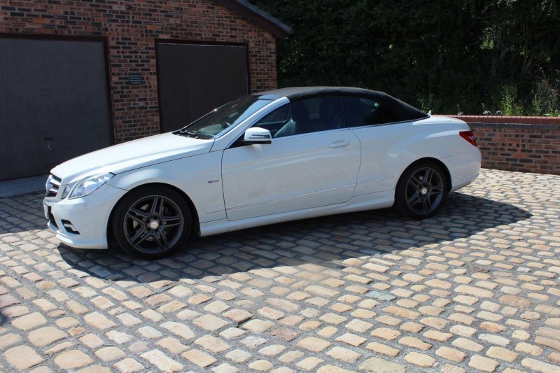 MERCEDES-BENZ E CLASS