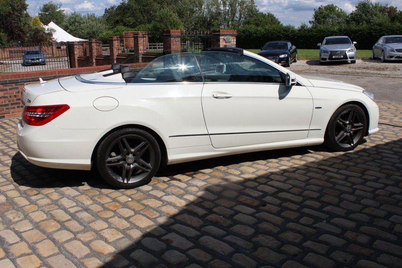 MERCEDES-BENZ E CLASS