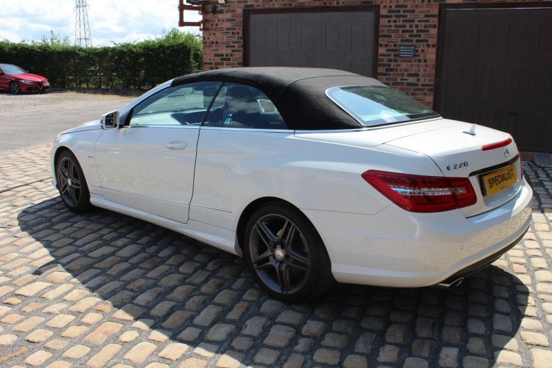 MERCEDES-BENZ E CLASS