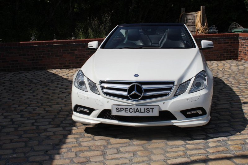 MERCEDES-BENZ E CLASS
