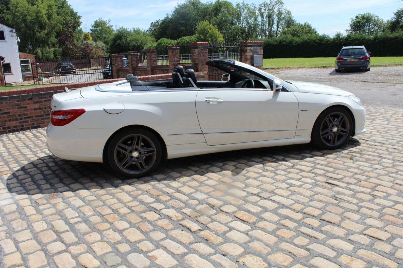 MERCEDES-BENZ E CLASS