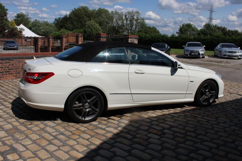 MERCEDES-BENZ E CLASS